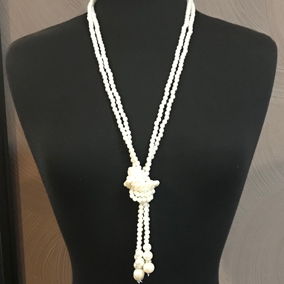 Jewelry - Faux Pearl Necklace